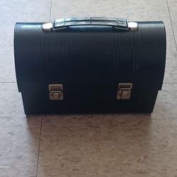 VINTAGE THERMOS CLASSIC EXCELLENT CONDITION HARD TO FIND ONE LIKE THIS ONLY PICK UP 