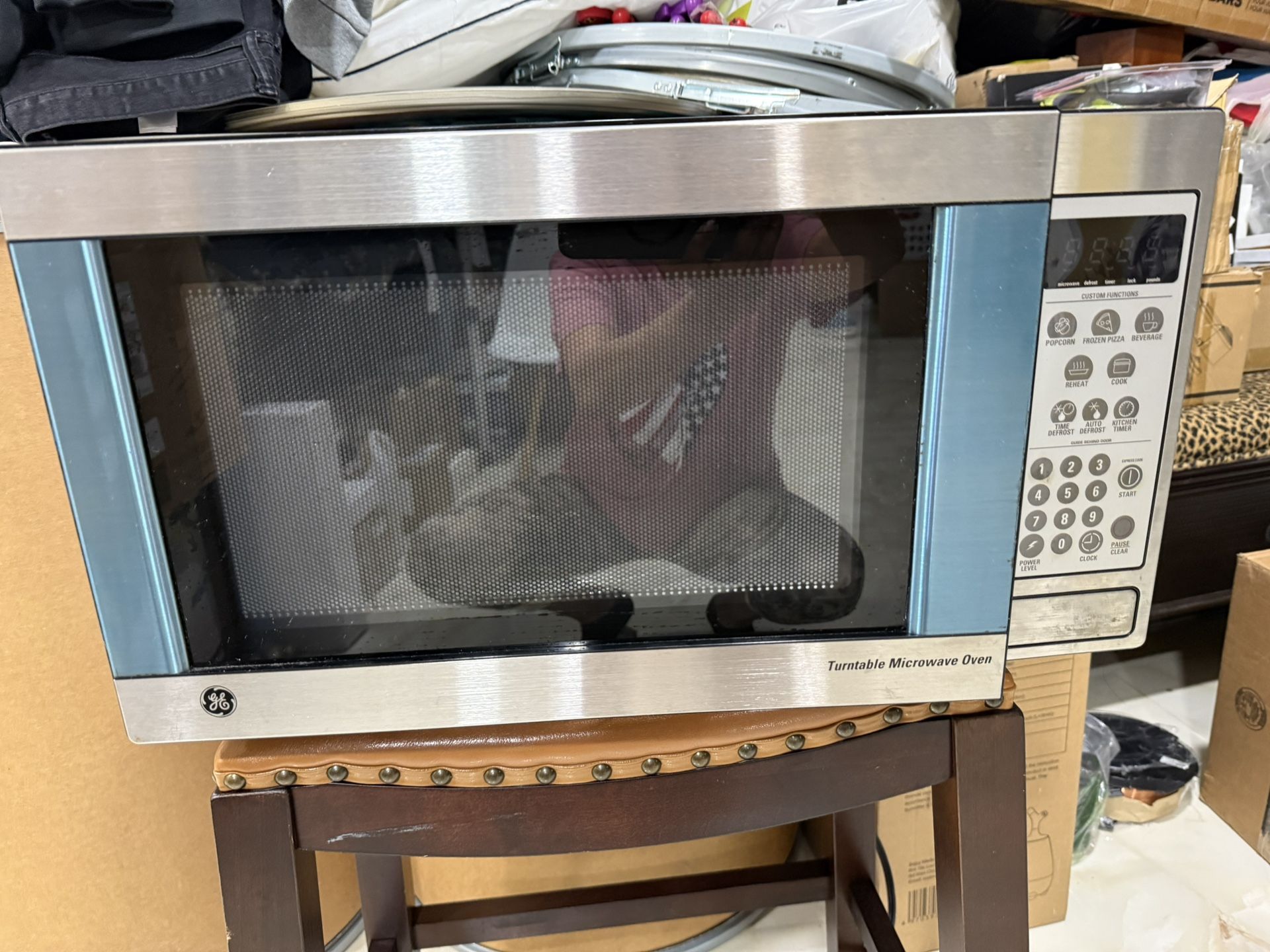 Ge microwave 21” W x 11”Hx14”D