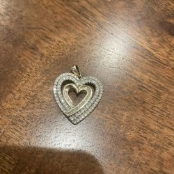 10k Gold/1ct Of Natural Diamonds Heart Pendant 