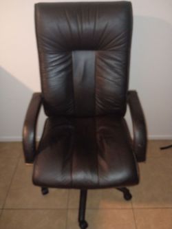 Leather Office Chair - Executive Style - Armrests - Good Condition