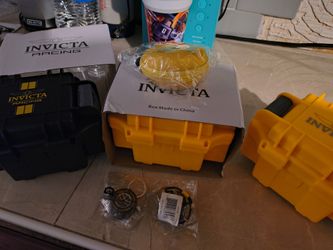 3 INVICTA boxes and traveling case
