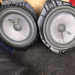 Two Bose 6/5 Door Speakers 