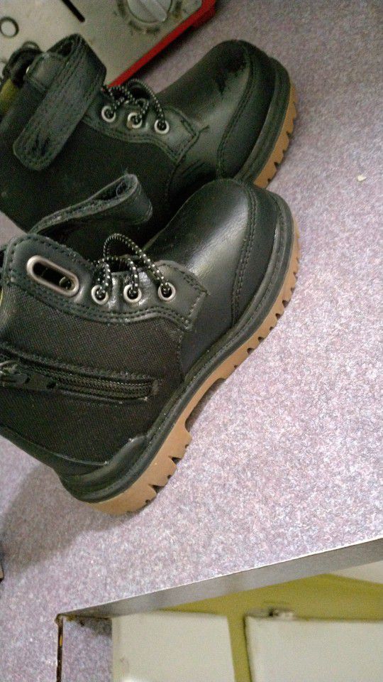 Black Boots Size 7c Kids 