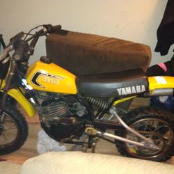 Yellow Vintage 1974 YZ 85cc 