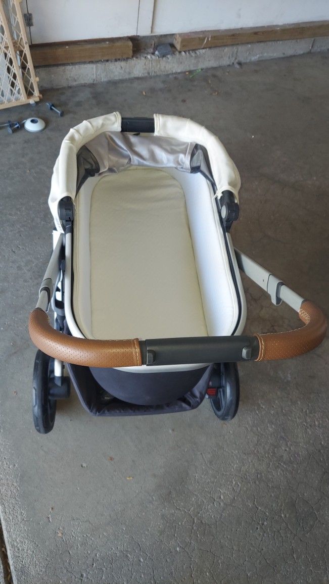 Uppababy Vista V2