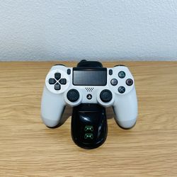 PS4 Remote & Charger