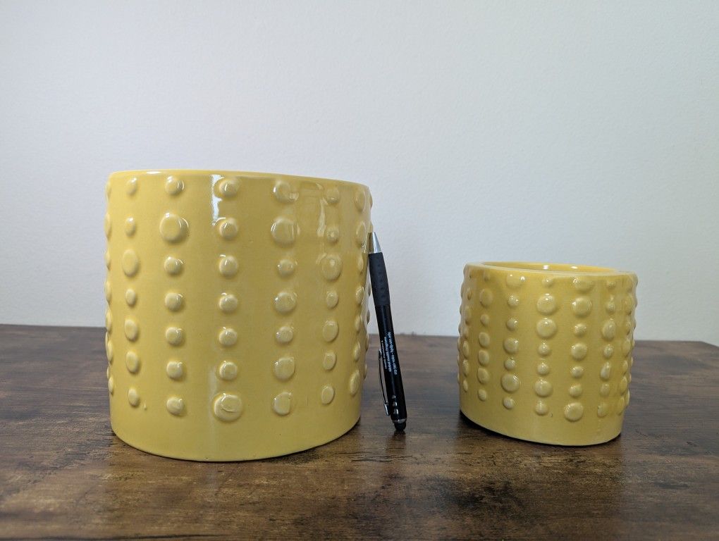 Cute Yellow Pots