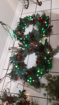 Coronas de navidad y decoraciones