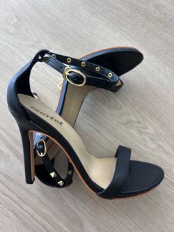 Protégé Heels size 7.5