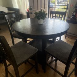 Dinning Table 