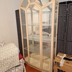 Tall China/ Dish/ Trophy??cabinet 