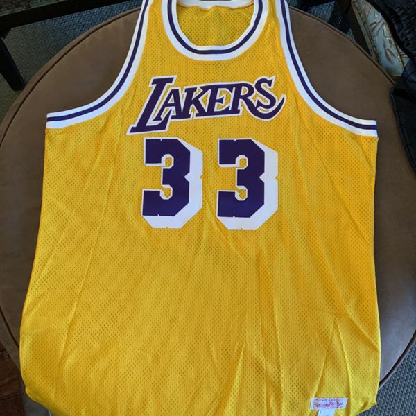 kareem abdul jabbar mitchell and ness jersey