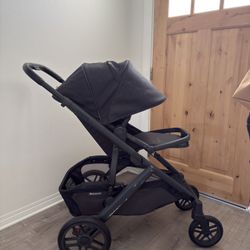 Uppababy Vista V2 Stroller/ Converter To Double Stroller 