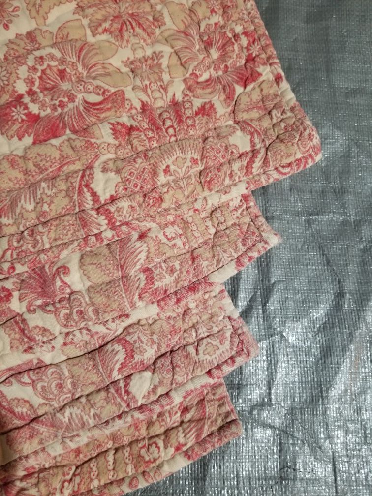 Pottery Barn King quilt & 4 pillow cases for Sale in Aurora, CO OfferUp