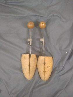 VINTAGE MEN'S WOODEN SHOE STRETCHER SIZE 8