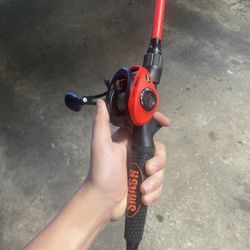 Selling lews mach mash bait caster