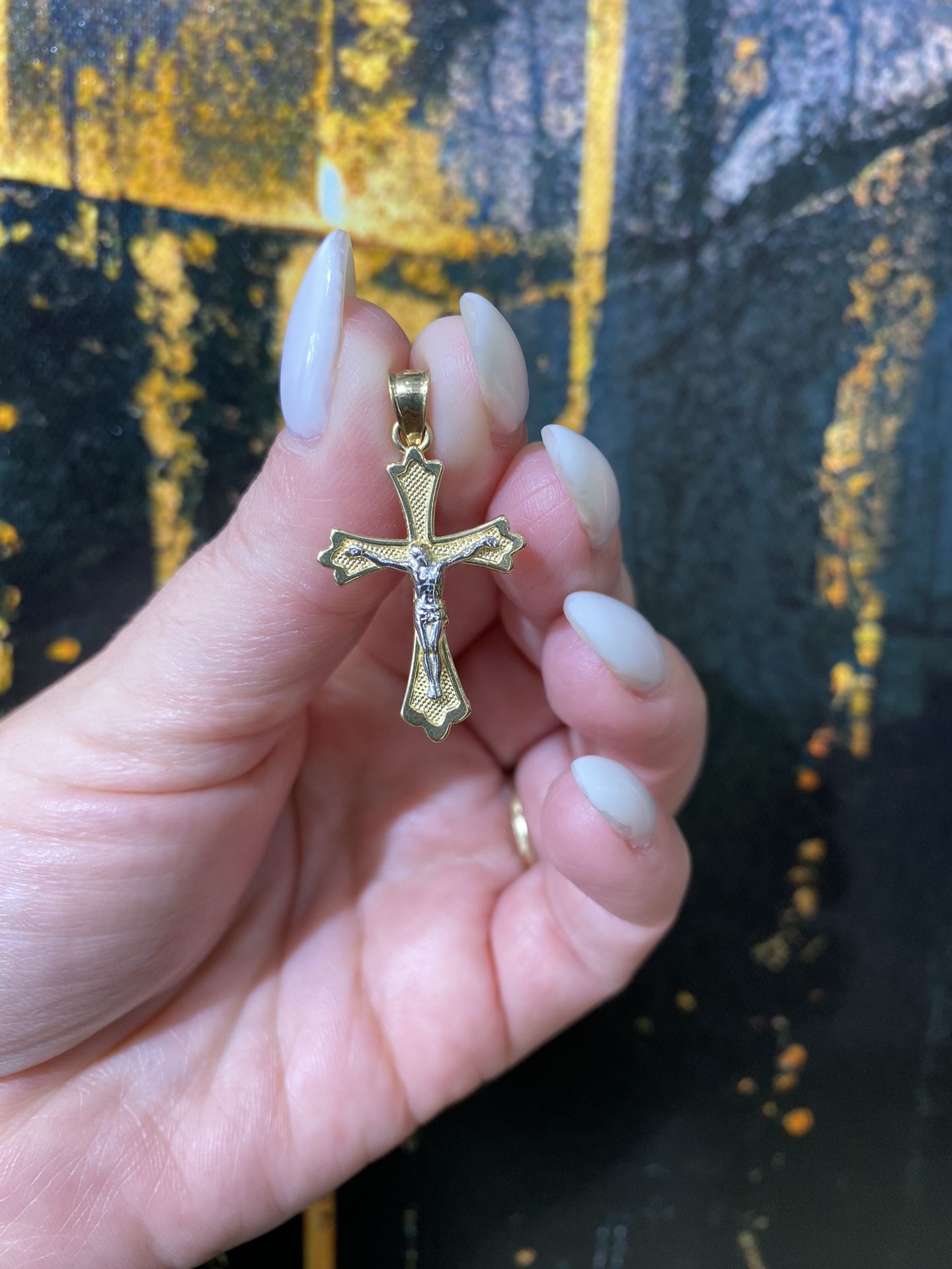 14k CROSS W/ JESUS CHARM