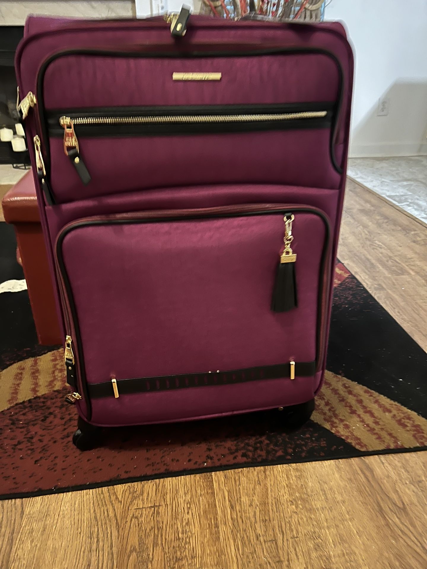 New Steve Madden Designer Luggage 28 Inch