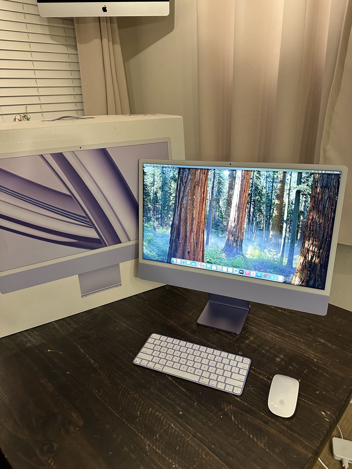 2023 Apple iMac 24-inch purple m3 processor 8gb RAM 256gb SSD complete still with apple warranty