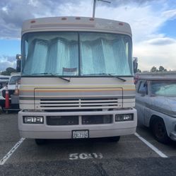 1992 Fleetwood Bounder (32ft)