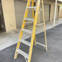 Step Ladder Louisville Fiberglass 6 Foot