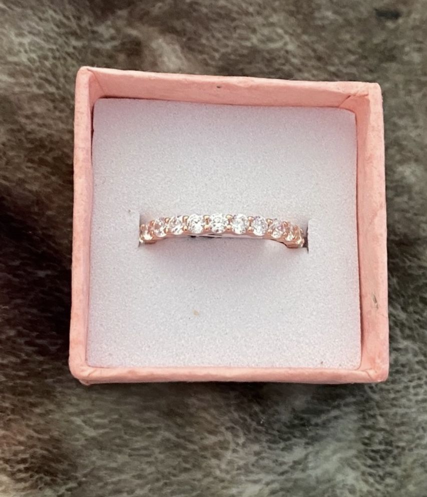 - Beautiful and New! Cubic Zirconia Eternity band Sz 7