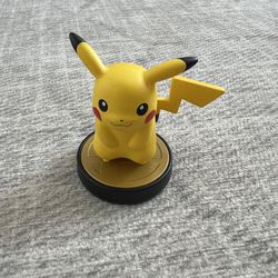 Nintendo Pokemon Pikachu Amiibo Super Smash Bros. Video Game Yellow Figure