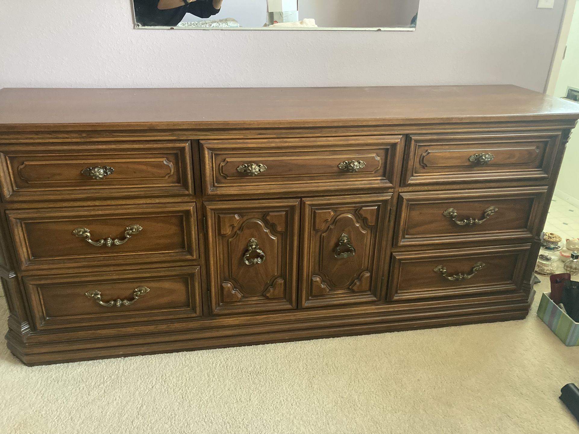 Henredon 9 Drawer Dresser
