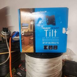 NEW Peerless AV SmartMount Tilt TV Wall Mount 32'-43" TVs