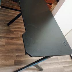 Gaming desk 