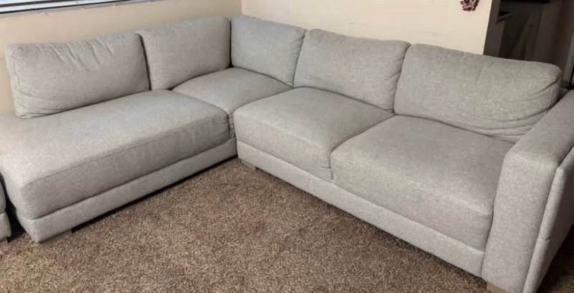 Sectional Sofa/Couch