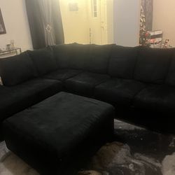 Black Sectional Couch 