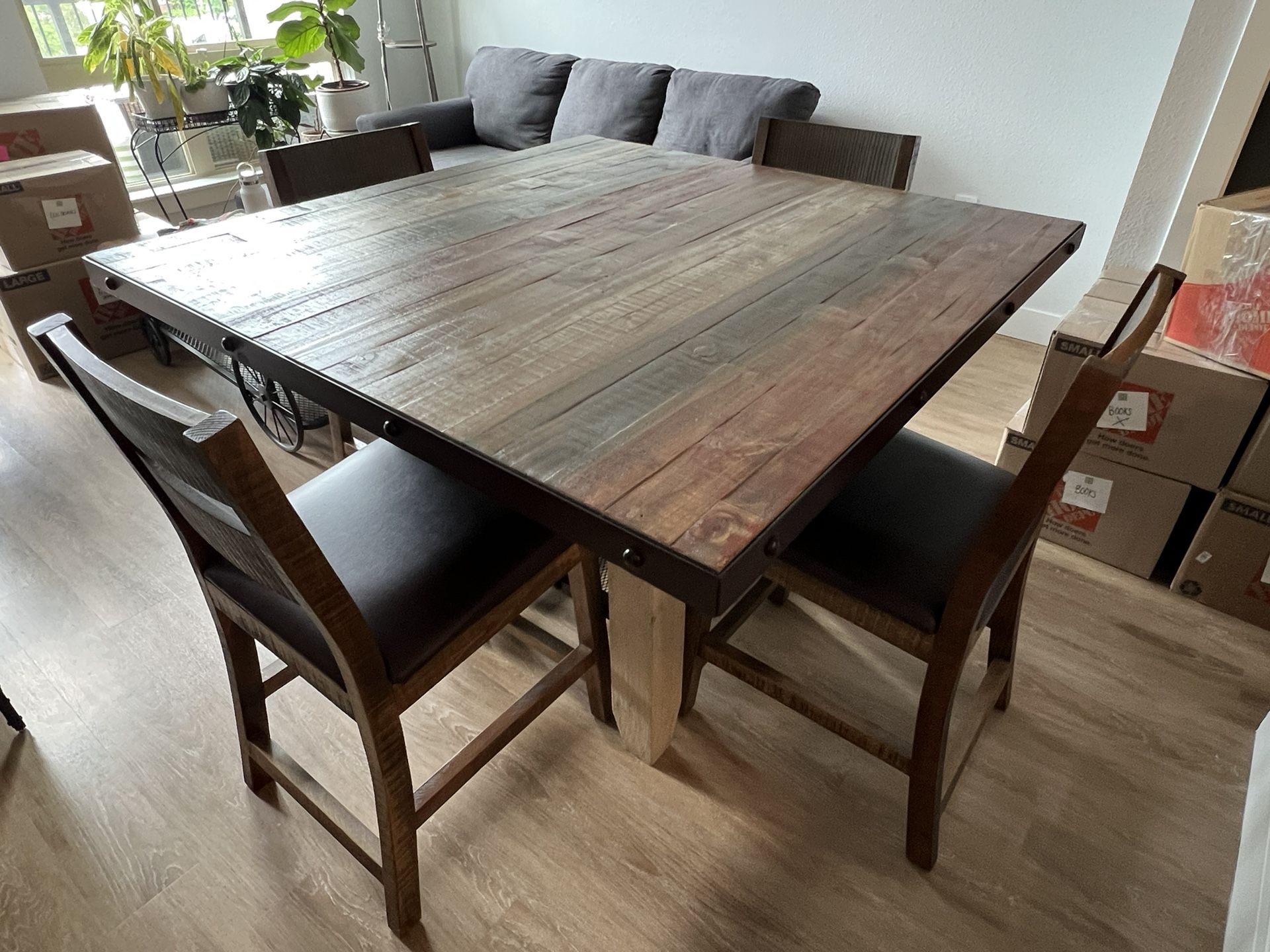Dining Table And Four Chairs 