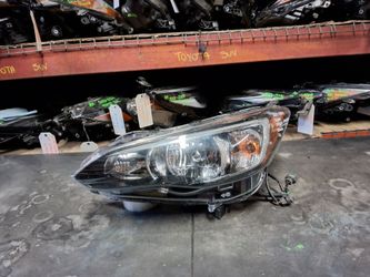 2017-2018-2019-2020 SUBARU CROSSTREK LEFT SIDE HEADLIGHT HALOGUEN OEM USED #12212