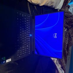 Lenovo - Legion Pro 7i 16" 2.5K OLED Gaming Laptop - Intel Core Ultra 9 275HX 2025 - 32GB RAM 2025