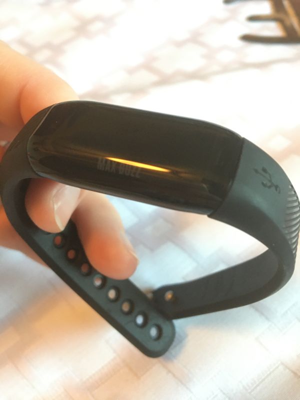 fitbit max buzz