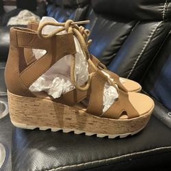 New Sorel Wedges Size 8.5