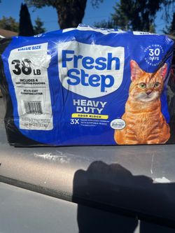 38 lbs bag cat litter (New)