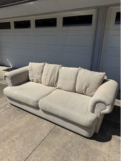 Couch! 🚚 DELIVERY AVAILABLE!! 🚚🚚🚚