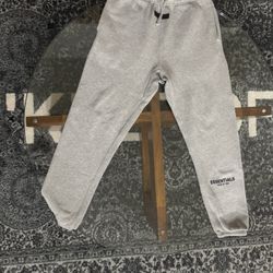 Essential Pants Size 14/16