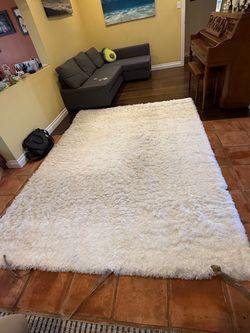 8x 7 white rug