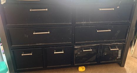 Dresser