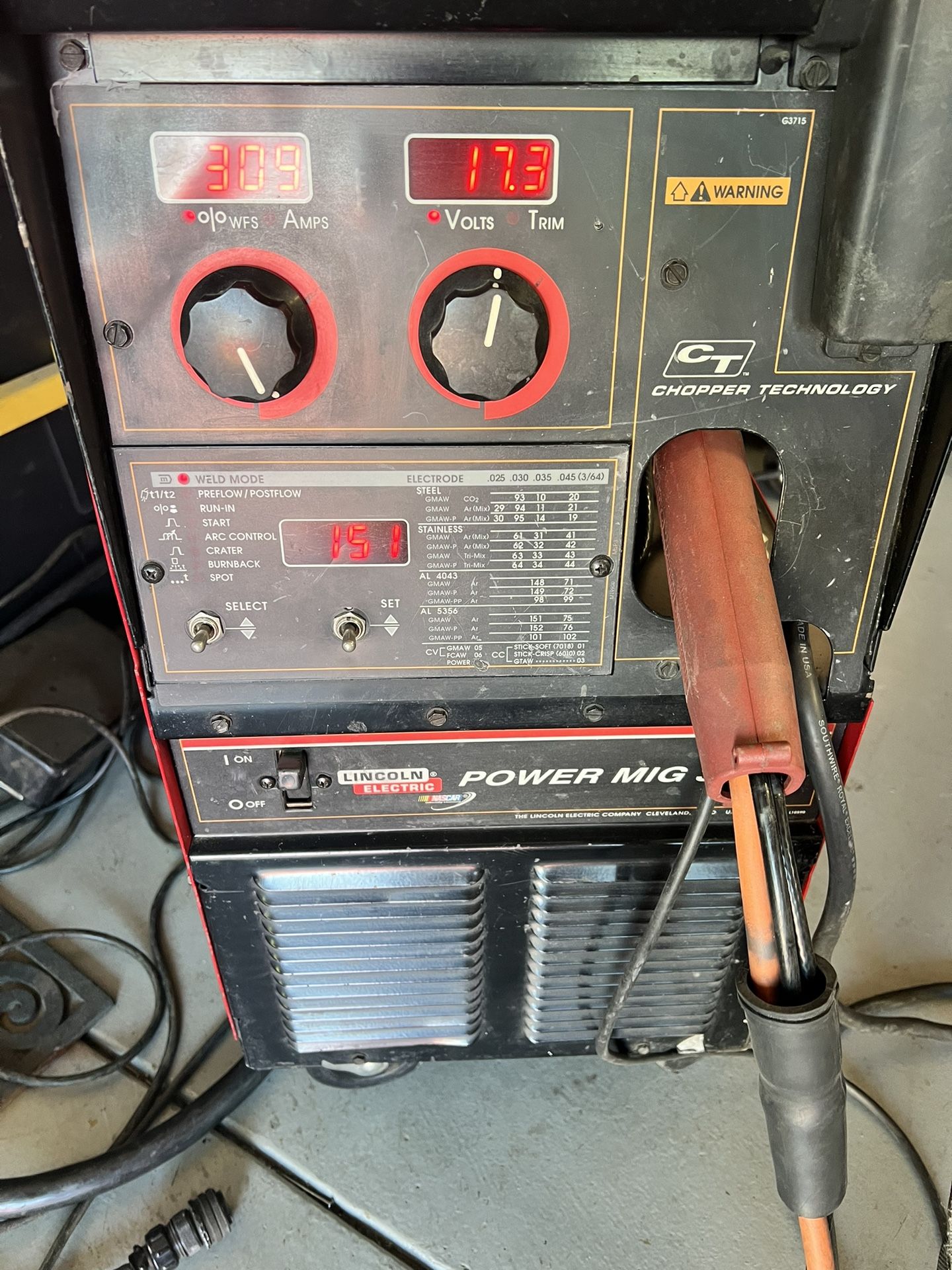 Lincoln Power MiG 300 Welder System