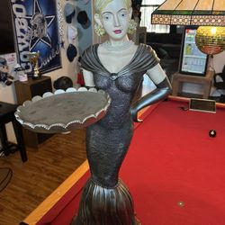 Bombay Nicolette Hostess Serving Butler