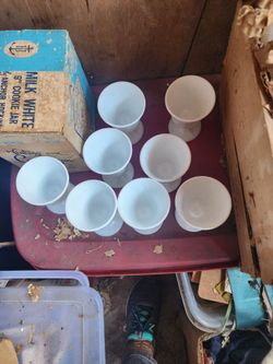 Vintage Milk Glass 8 pcs Goblets