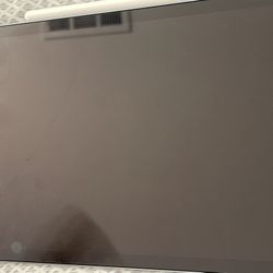 iPAD AIR WITH APPLE PENCIL (new hardly used)