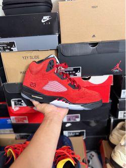 Jordan Raging Bull 5s size 11.5 VNDS