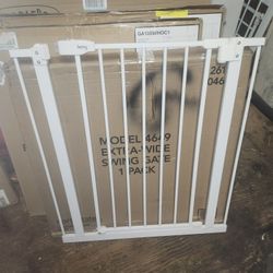 Baby/ Pet Gates