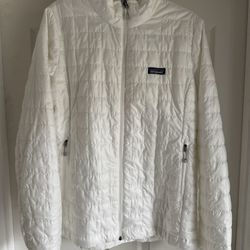 Patagonia women’s nanopuff jacket