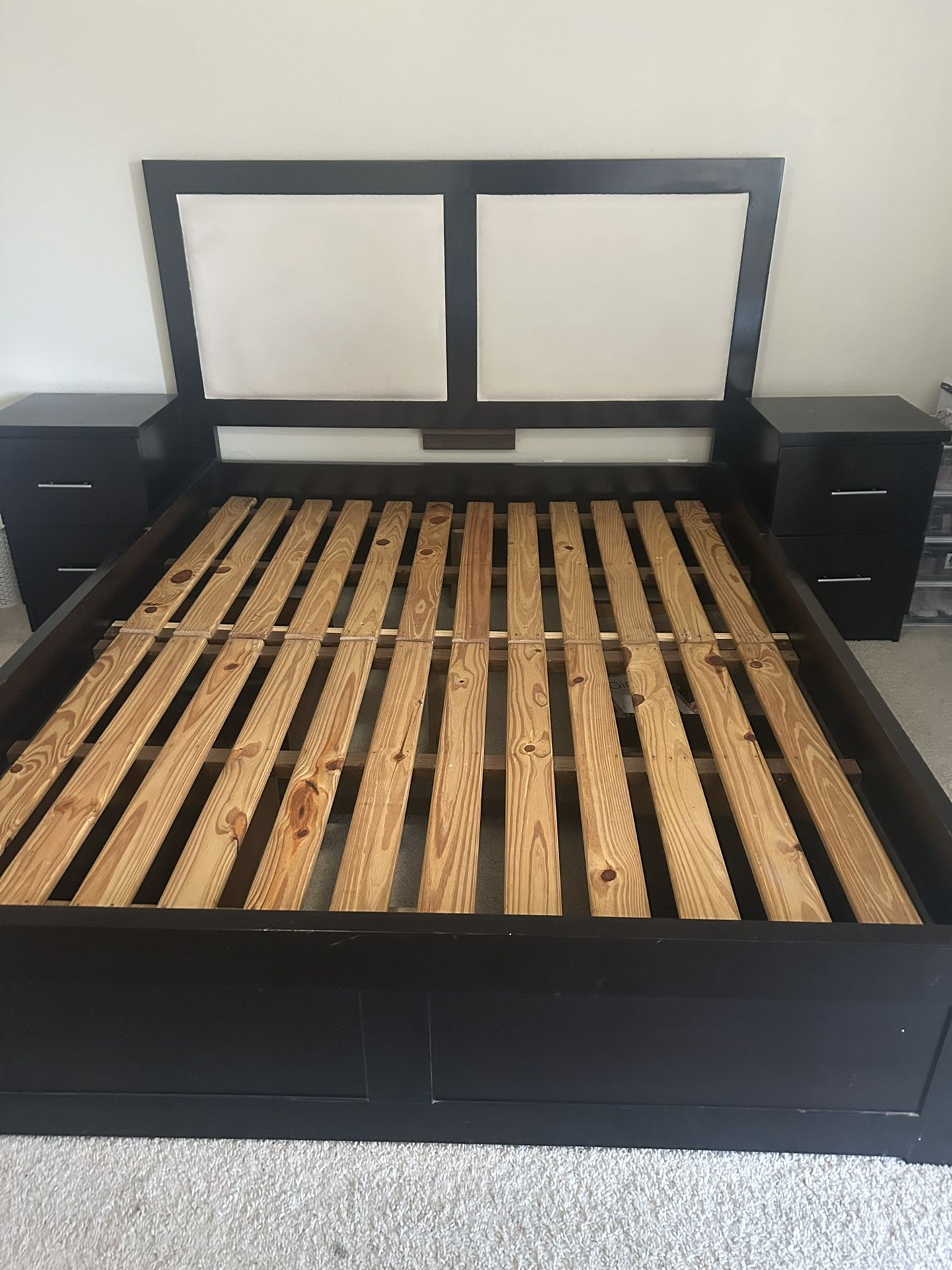 Queen Master Bedroom Set Bed + Headbed + Nightstands